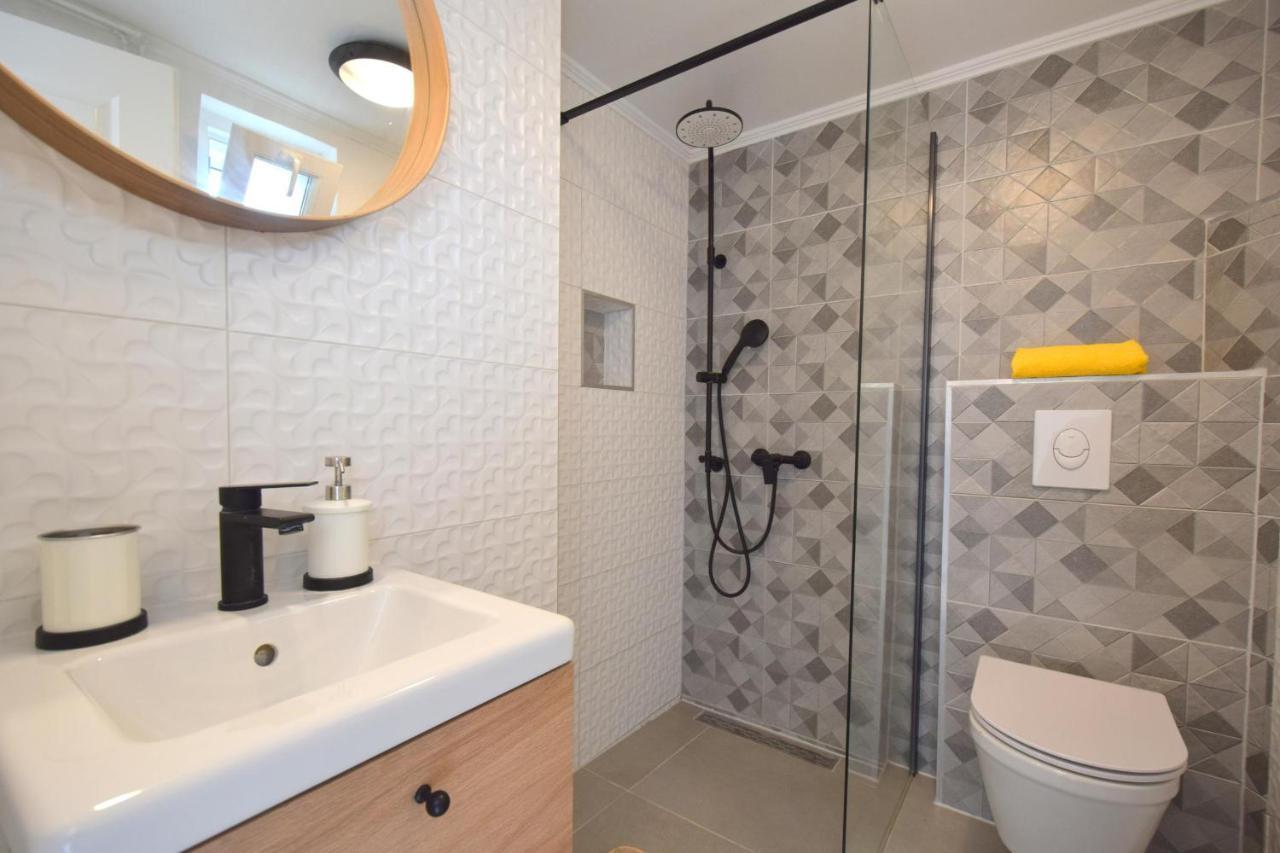 Apartments Julia Чизичі Екстер'єр фото