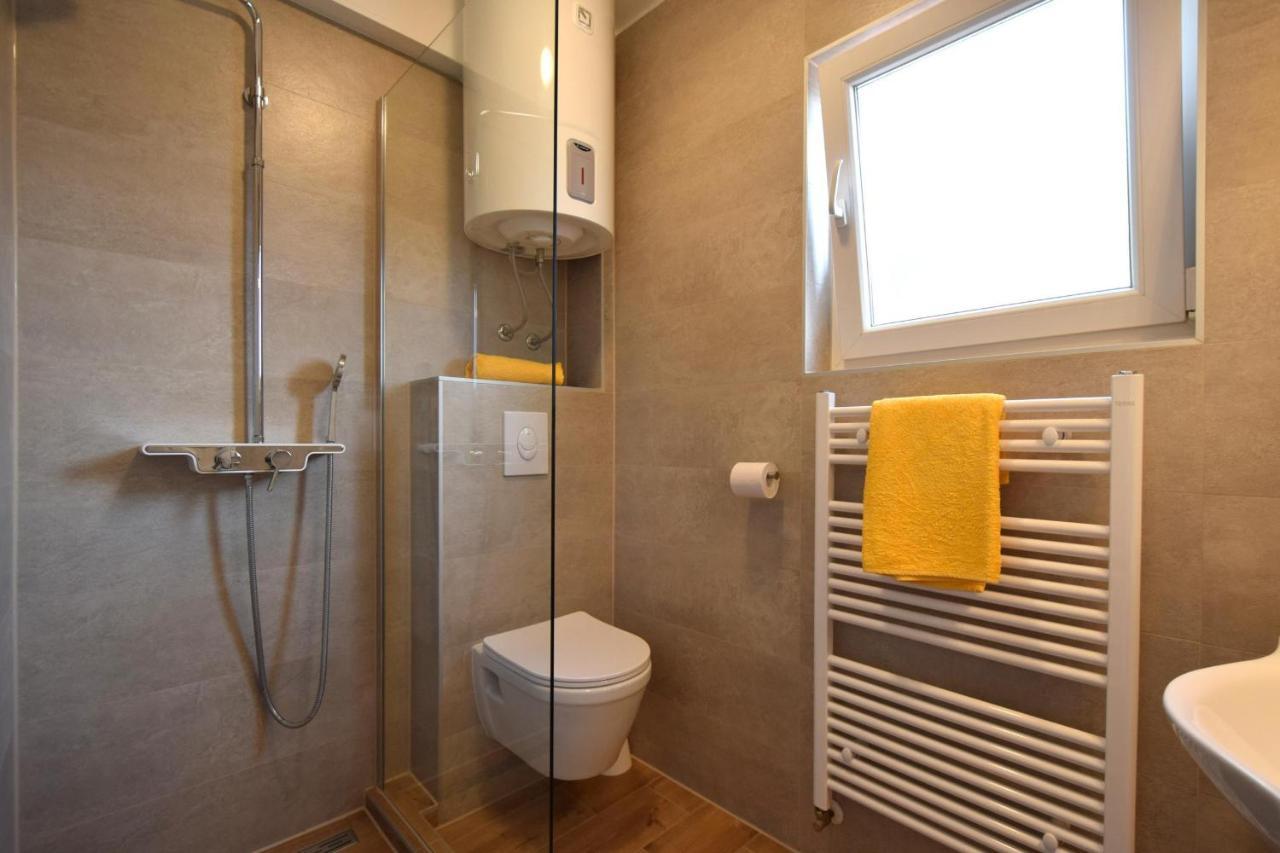 Apartments Julia Чизичі Екстер'єр фото
