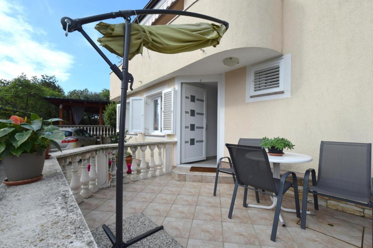 Apartments Julia Чизичі Екстер'єр фото